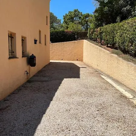 Climatisee, Vue Et Piscine Chauffee ホテル *